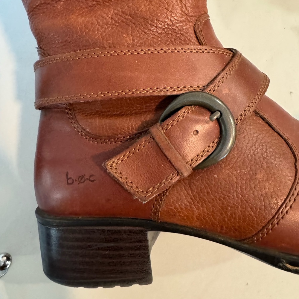 Knee-high leather boots